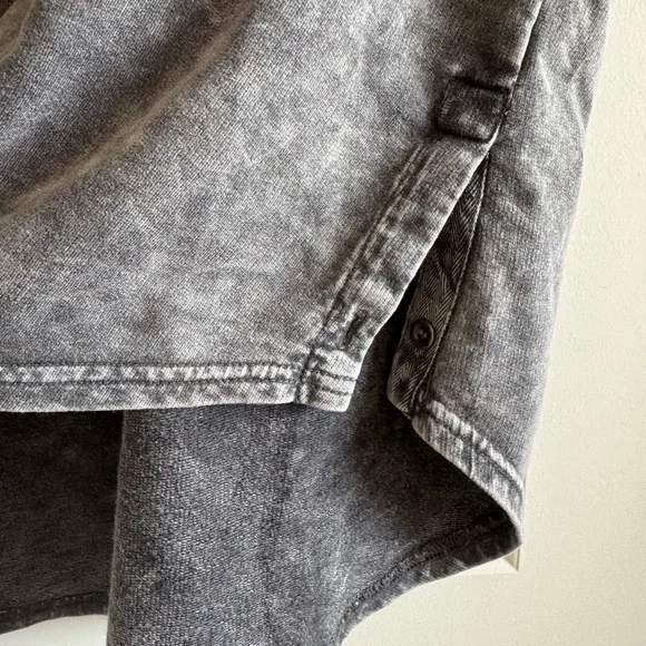 Jane and Delancey Washed Charcoal V-Neck Tunic - Picture 5 of 8